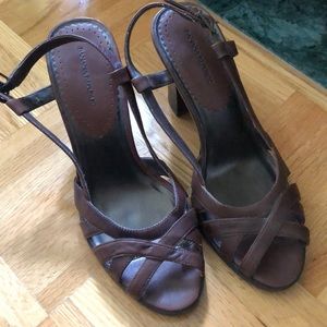 Banana republic size 6 like new wore only once.